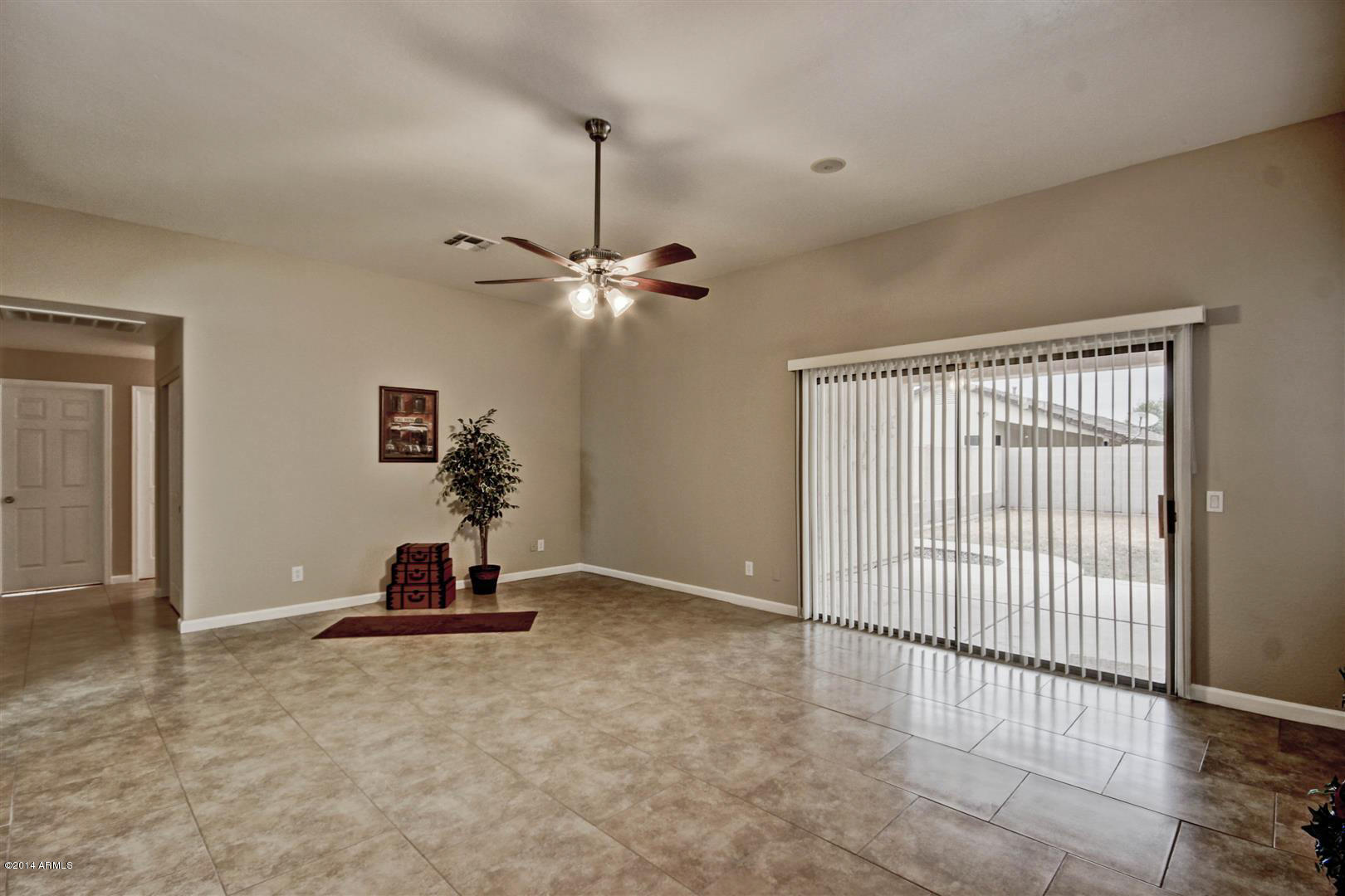 726 East Ranch Road Gilbert, AZ 85296 - Photo 2 of 23 Living Room