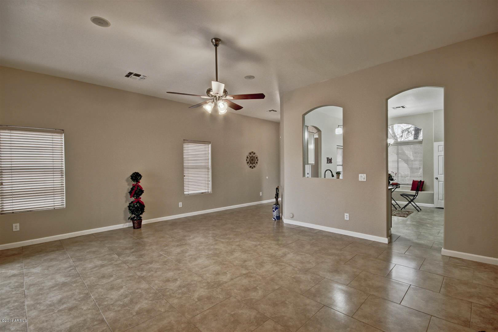 726 East Ranch Road Gilbert, AZ 85296 - Photo 4 of 23 Living Room