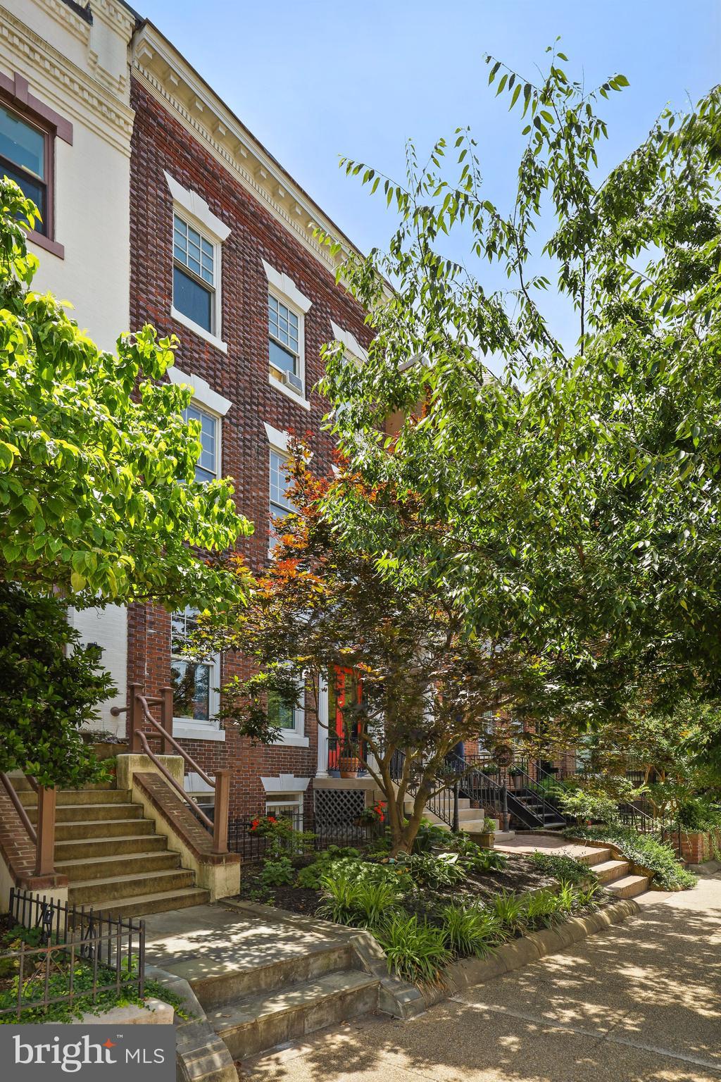 1812 Calvert Street Northwest, Unit B Washington, DC 20009 - Photo 3 of 28 Gallery Image 3