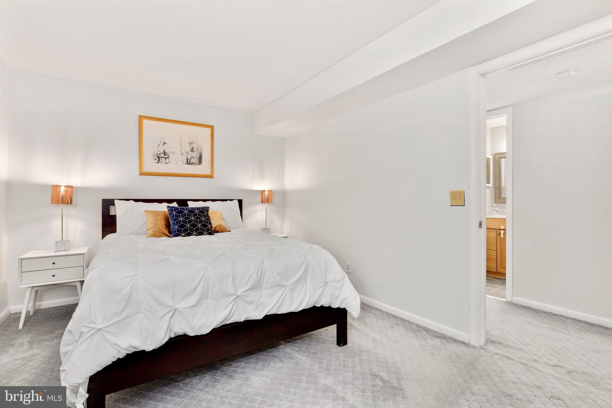 1812 Calvert Street Northwest, Unit B Washington, DC 20009 - Photo 21 of 28 Gallery Image 21