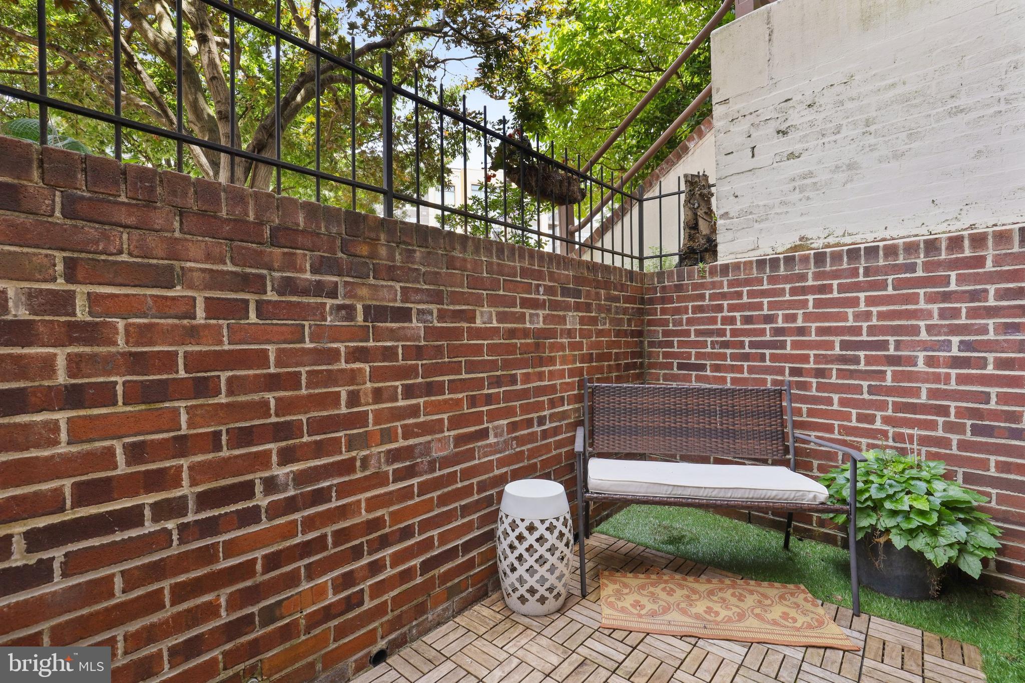1812 Calvert Street Northwest, Unit B Washington, DC 20009 - Photo 27 of 28 Gallery Image 27