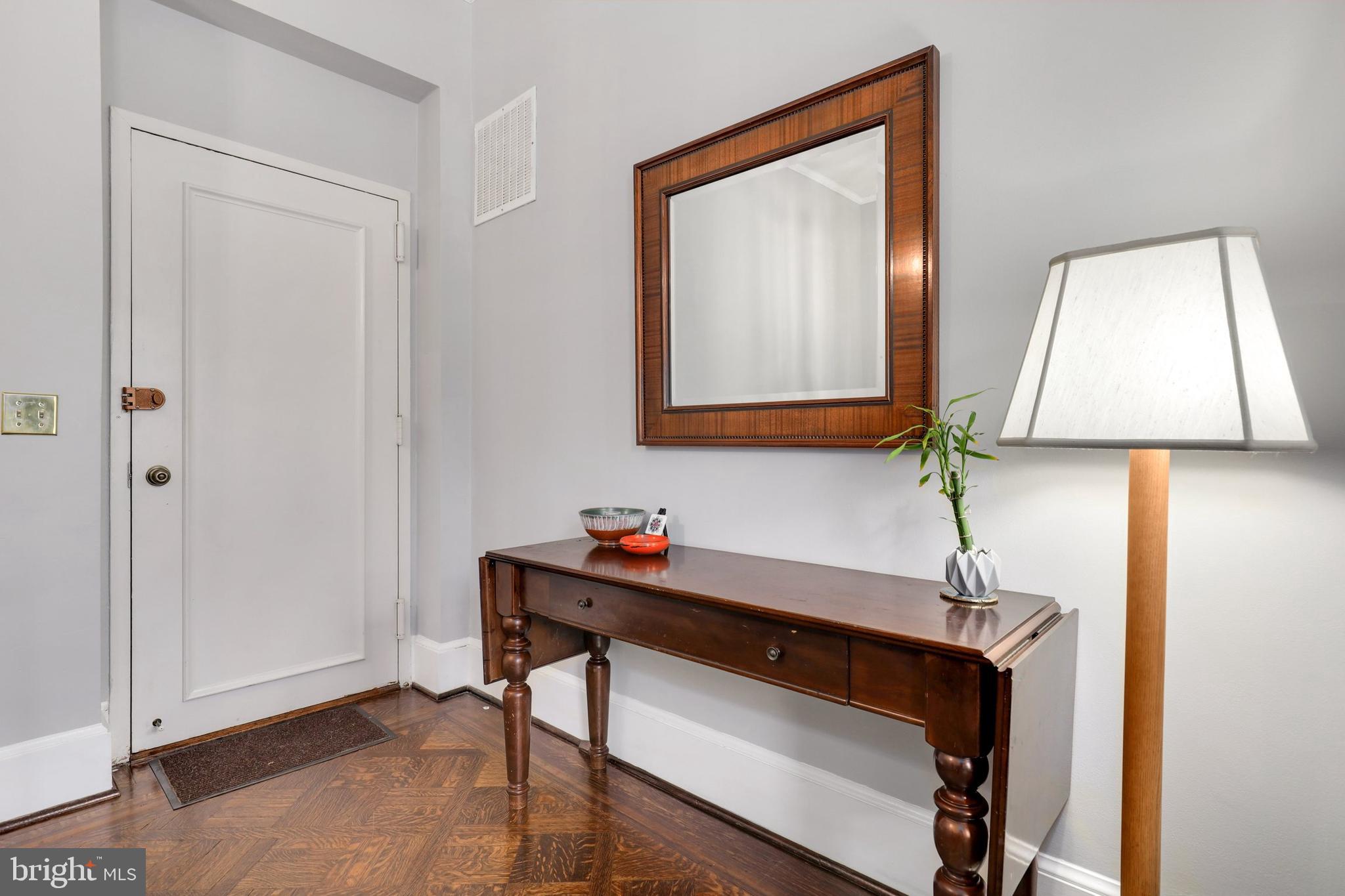 1812 Calvert Street Northwest, Unit B Washington, DC 20009 - Photo 5 of 28 Gallery Image 5