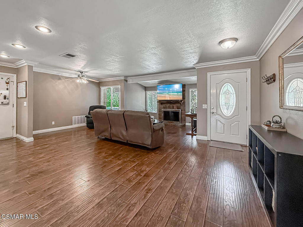 1351 Rambling Road Simi Valley, CA 93065 - Photo 15 of 70