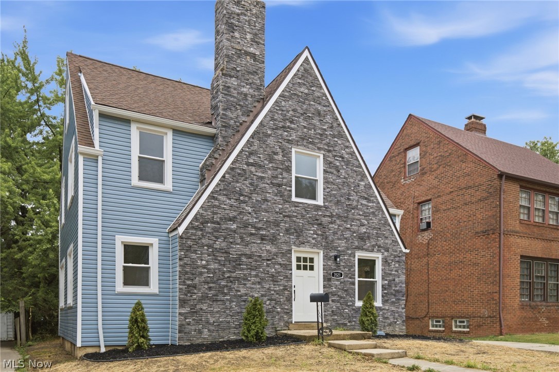 3521 Berkeley Road Cleveland, OH 44118 - Photo 2 of 45