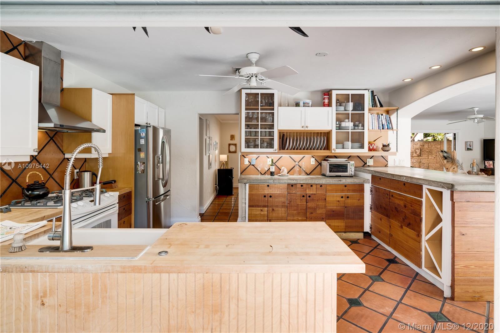 6100 Moss Ranch Road Pinecrest, FL 33156 - Photo 7 of 30 Kitchen