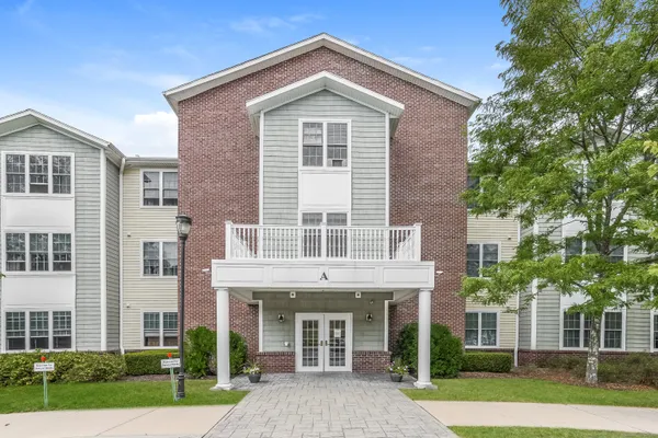 $2,750 | 2590 Gold Star Highway, Unit 103, Groton, CT 06355