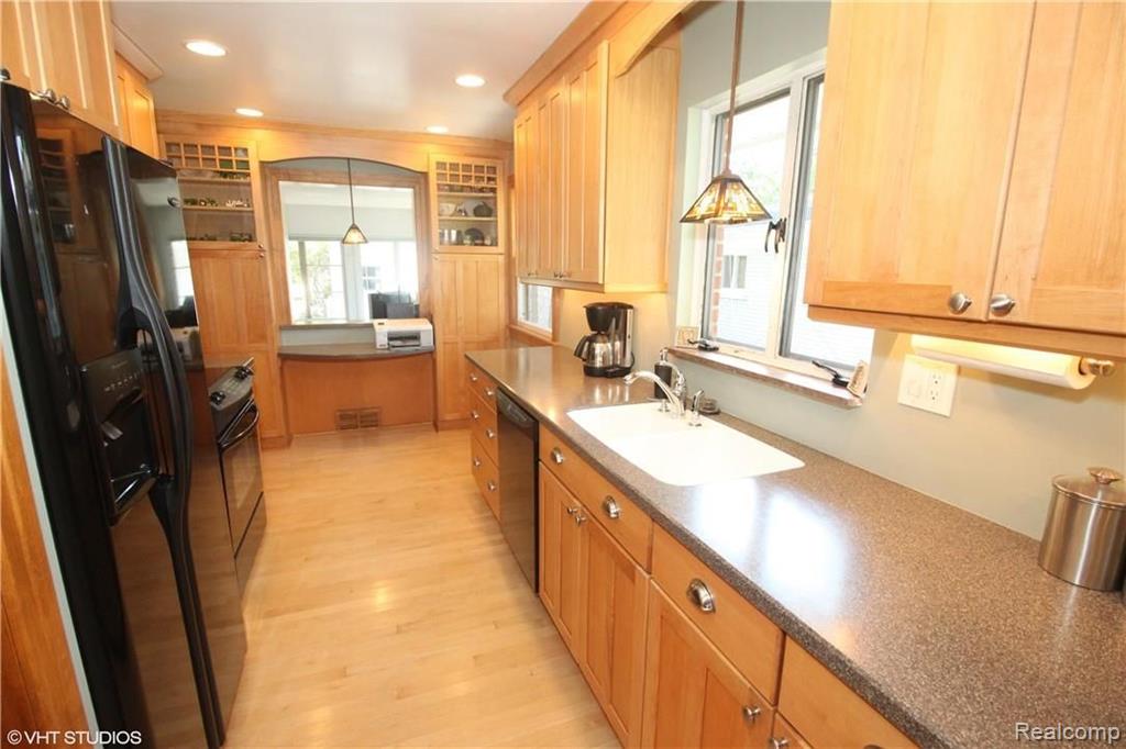 16231 Reedmere Avenue Beverly Hills, MI 48025 - Photo 8 of 24