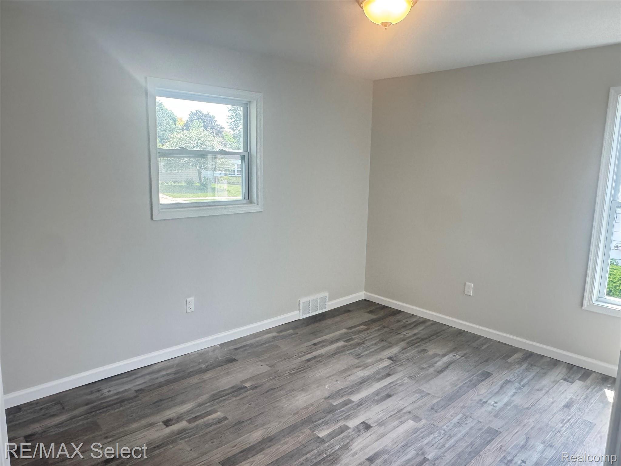 3302 Miller Road Flint, MI 48503 - Photo 10 of 15 IMG_3690.jpeg