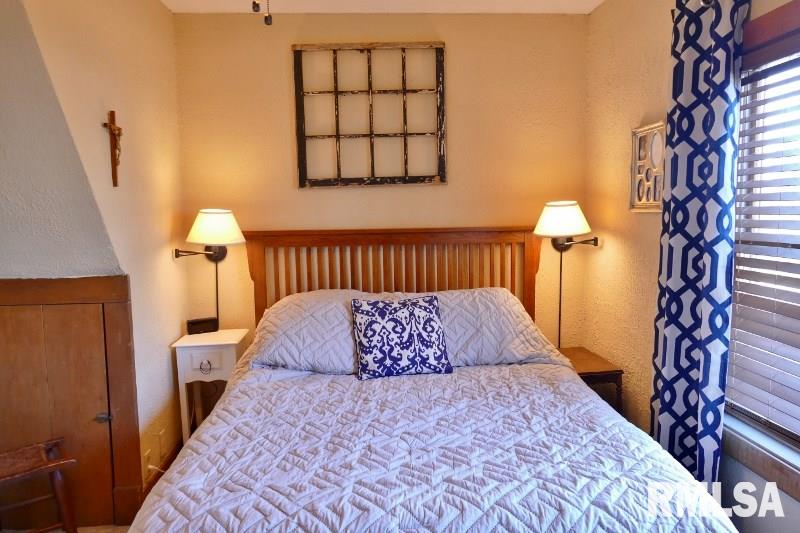 2718 North Prospect Road Peoria, IL 61603 - Photo 11 of 27 Gallery Image 11