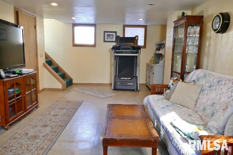 2718 North Prospect Road Peoria, IL 61603 - Photo 20 of 27 Gallery Image 20