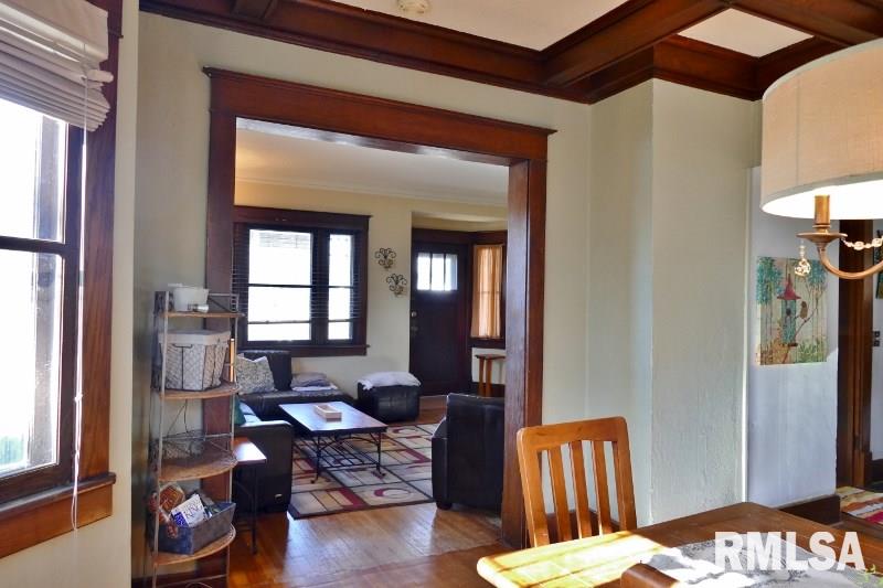 2718 North Prospect Road Peoria, IL 61603 - Photo 7 of 27 Gallery Image 7