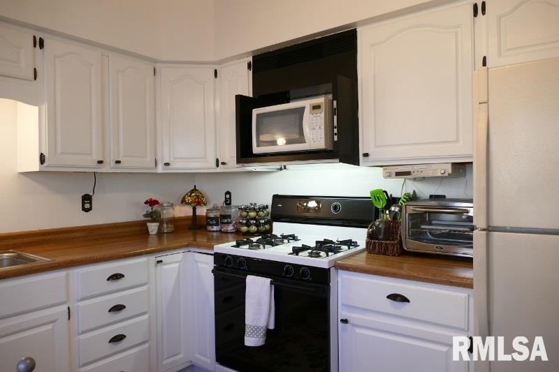 2718 North Prospect Road Peoria, IL 61603 - Photo 9 of 27 Gallery Image 9