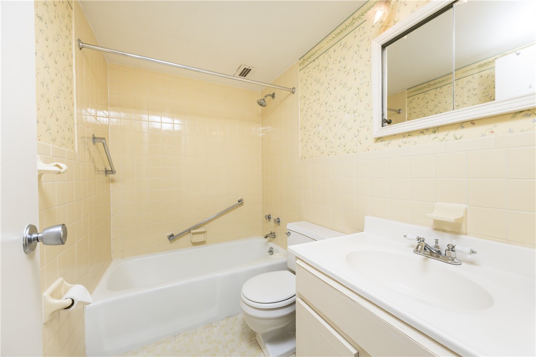 1400 East Avenue, Unit UN313 Rochester, NY 14610 - Photo 24 of 32