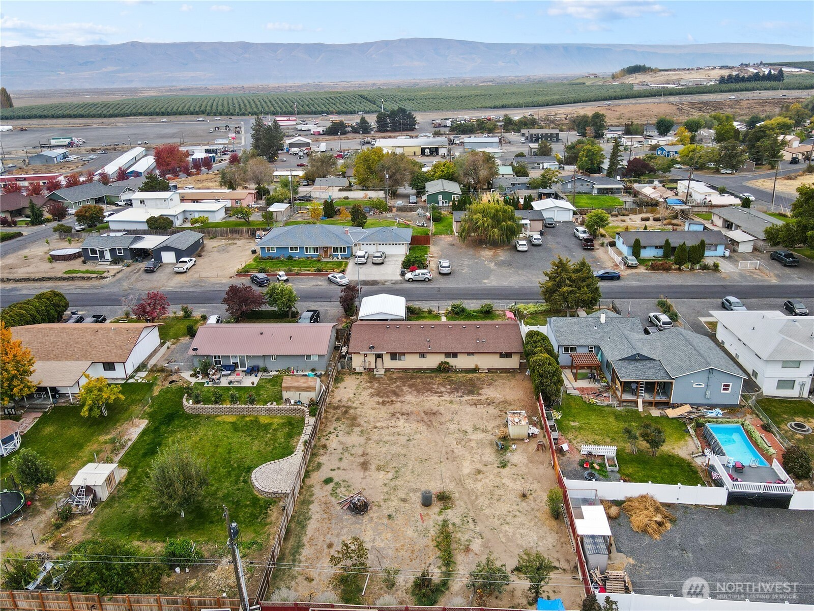 224 Calla Loop Northwest Royal City, WA 99357 - Photo 6 of 28 a view of a city