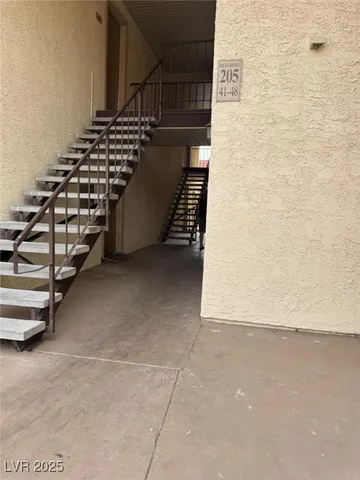 $1,400 | 5021 River Glen Drive, Unit 41, Las Vegas, NV 89103