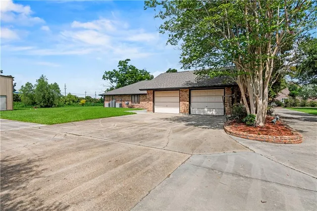 $535,000 | 9766 East Park Avenue, Houma, LA 70363