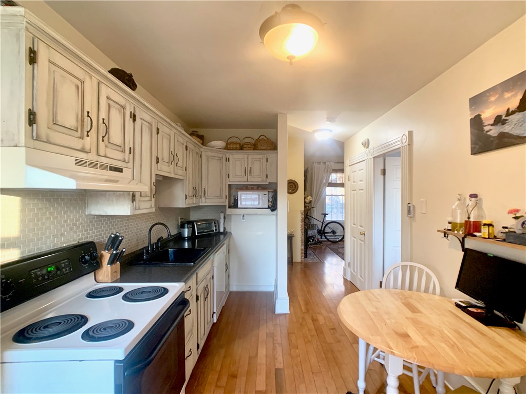 22 Malbone Road, Unit 1 Newport, RI 02840 - Photo 13 of 28