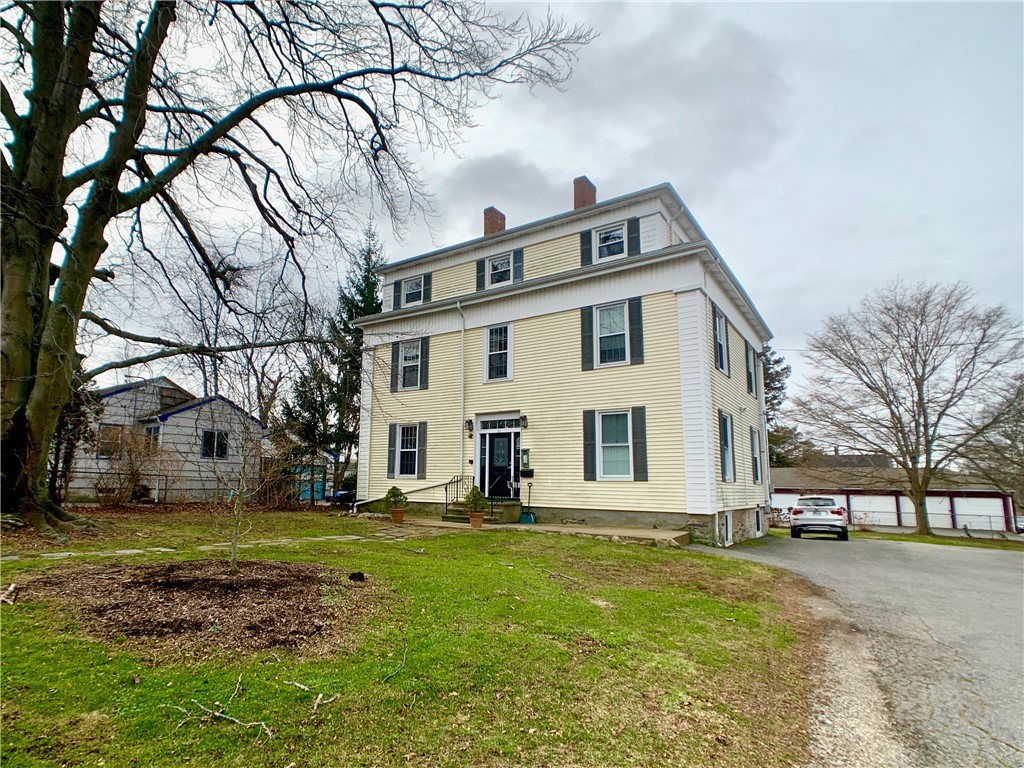 22 Malbone Road, Unit 1 Newport, RI 02840 - Photo 3 of 28