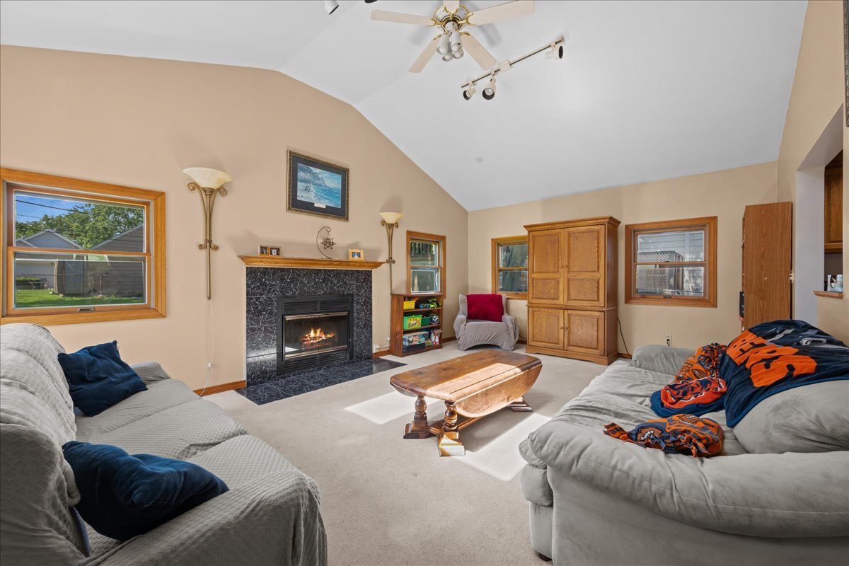 207 South Randall Road Aurora, IL 60506 - Photo 10 of 33 Gallery Image 10
