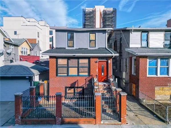 $1,399,999 | 3013 Brighton 5th Street | Brighton Beach