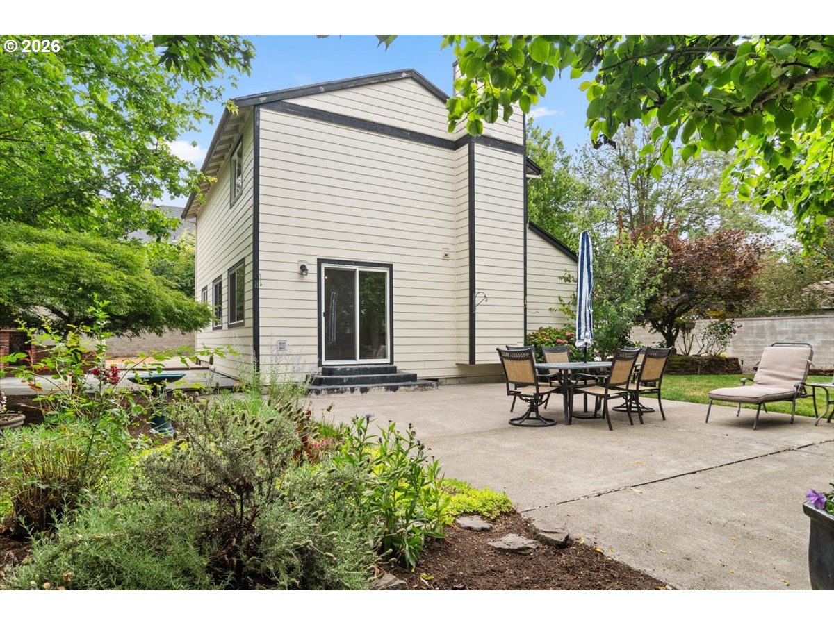 8125 Southwest Pine Street Portland, OR 97223 - Photo 37 of 44