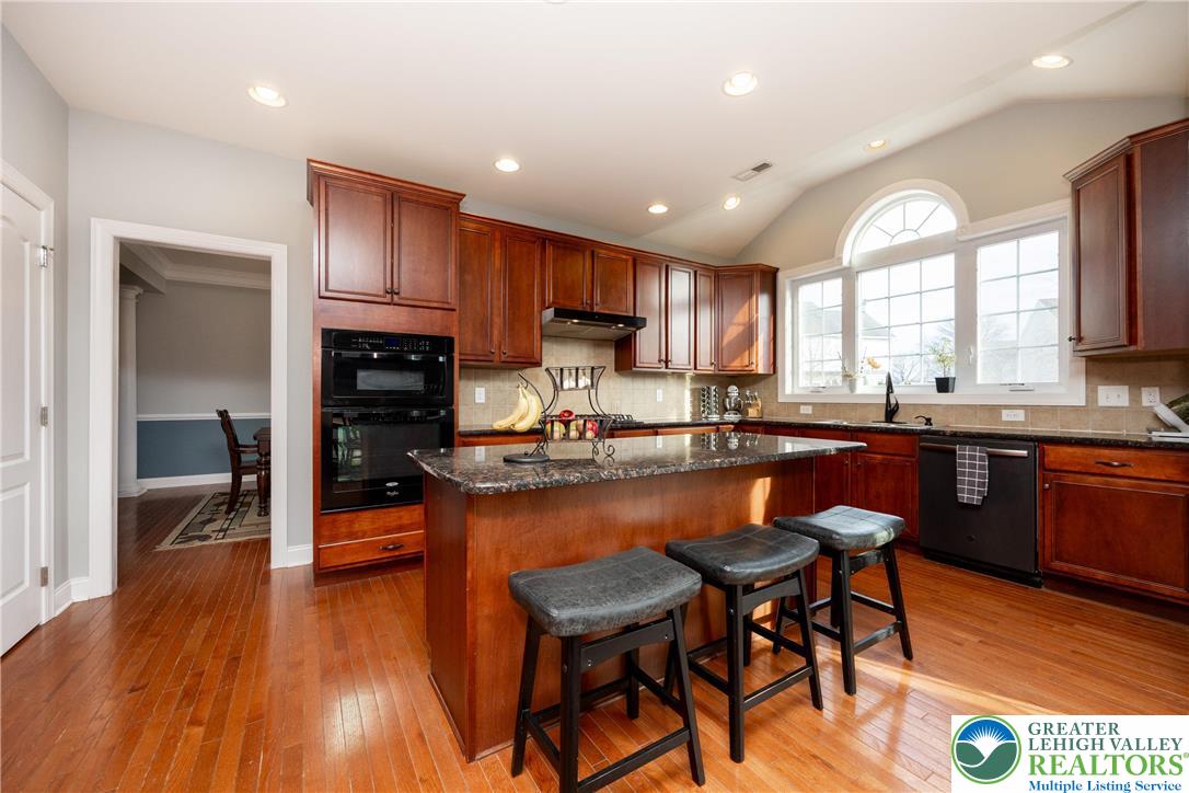 7266 Cedar Road Lower Macungie Township, PA 18062 - Photo 9 of 48