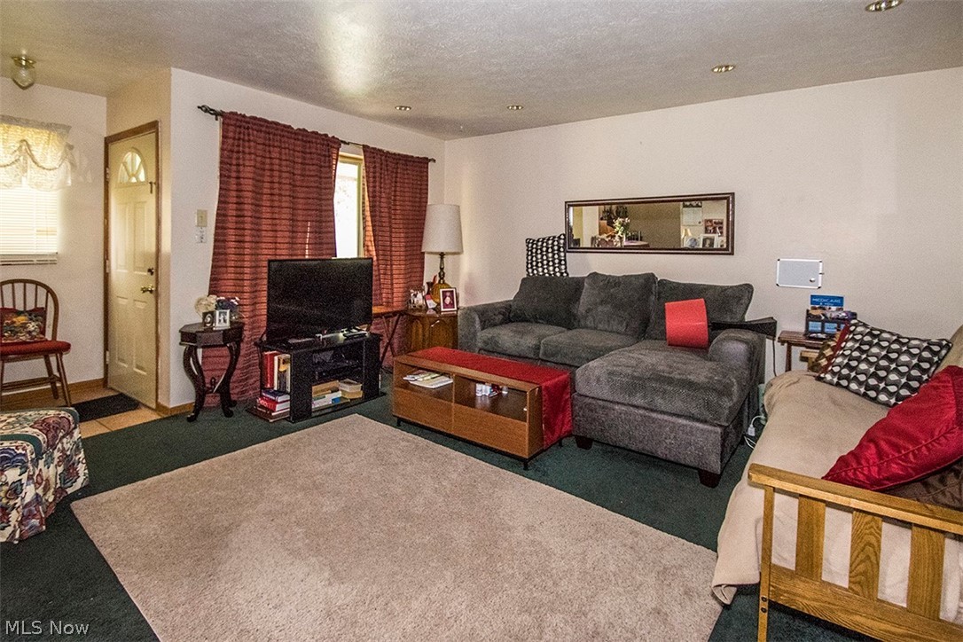 4367 Valleyside Road Cleveland, OH 44135 - Photo 6 of 21 Gallery Image 6