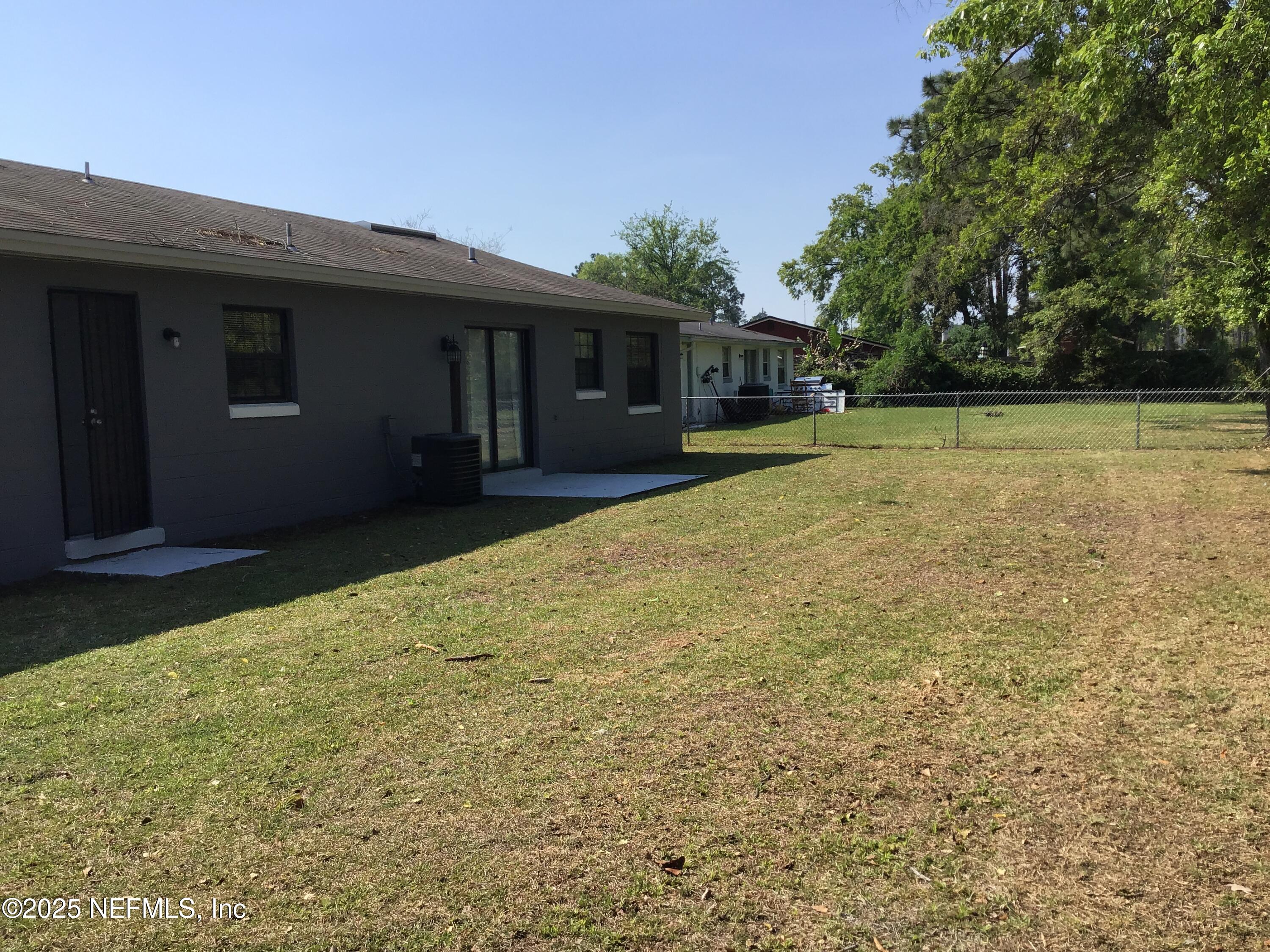 718 Perryman Lane West Jacksonville, FL 32221 - Photo 15 of 15 Back and Yard