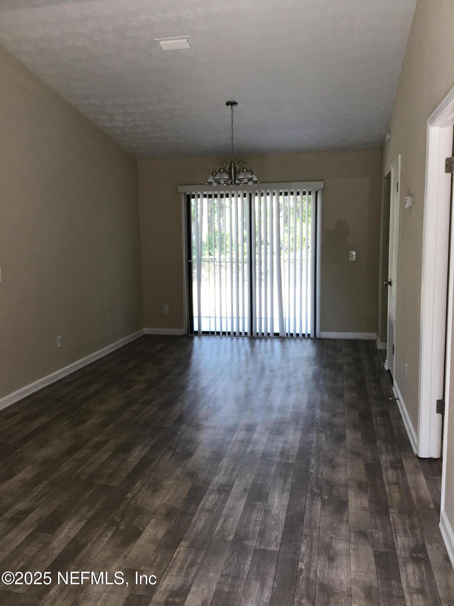 718 Perryman Lane West Jacksonville, FL 32221 - Photo 3 of 15 Living Room