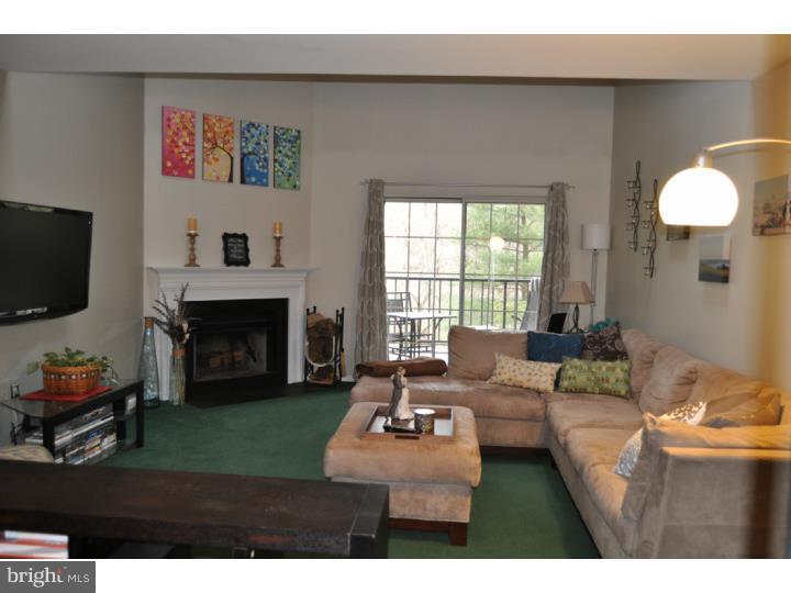 258 Valley Stream Lane Chesterbrook, PA 19087 - Photo 11 of 25 Living Room
