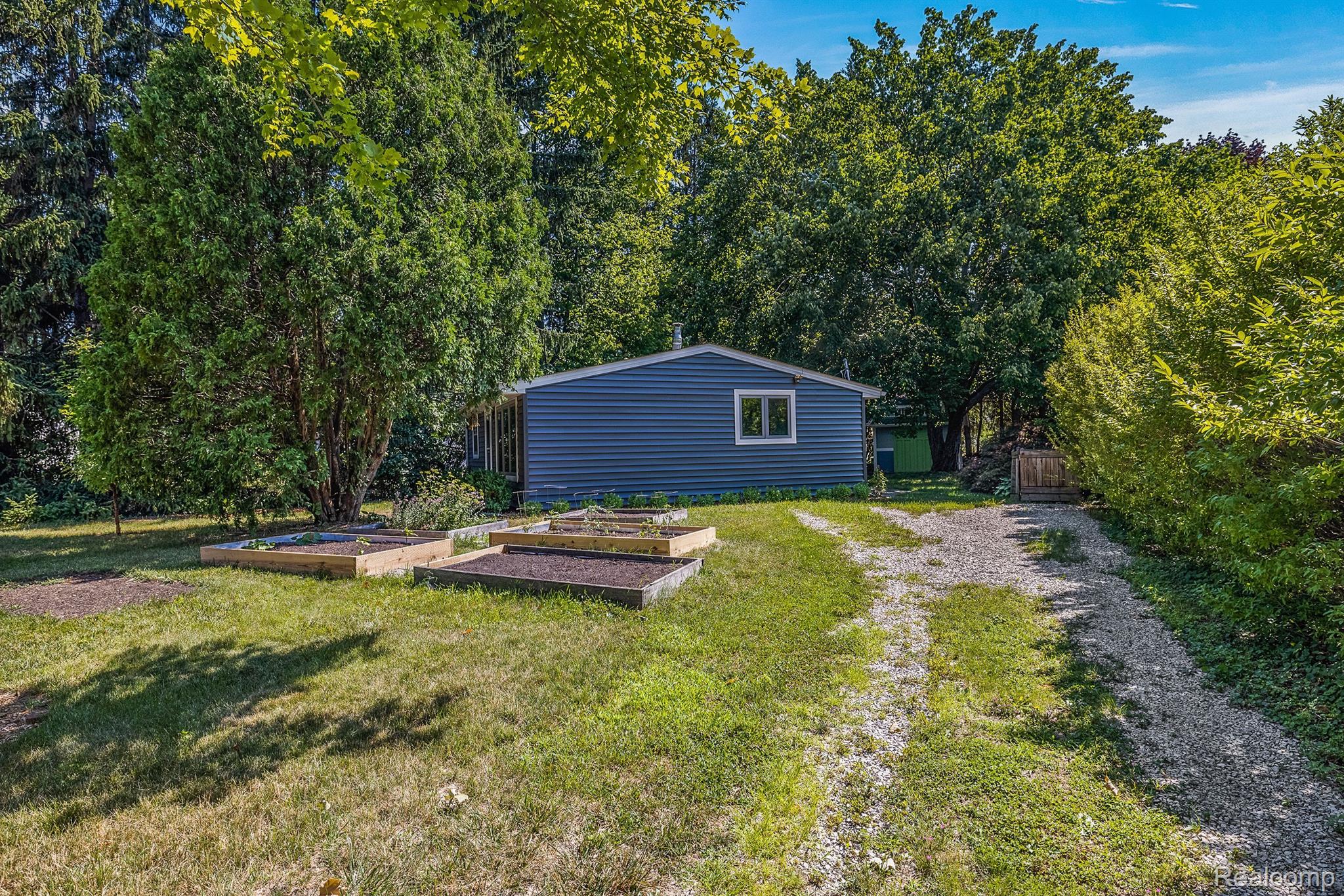 1404 Decker Road Walled Lake, MI 48390 - Photo 19 of 24 Gallery Image 19