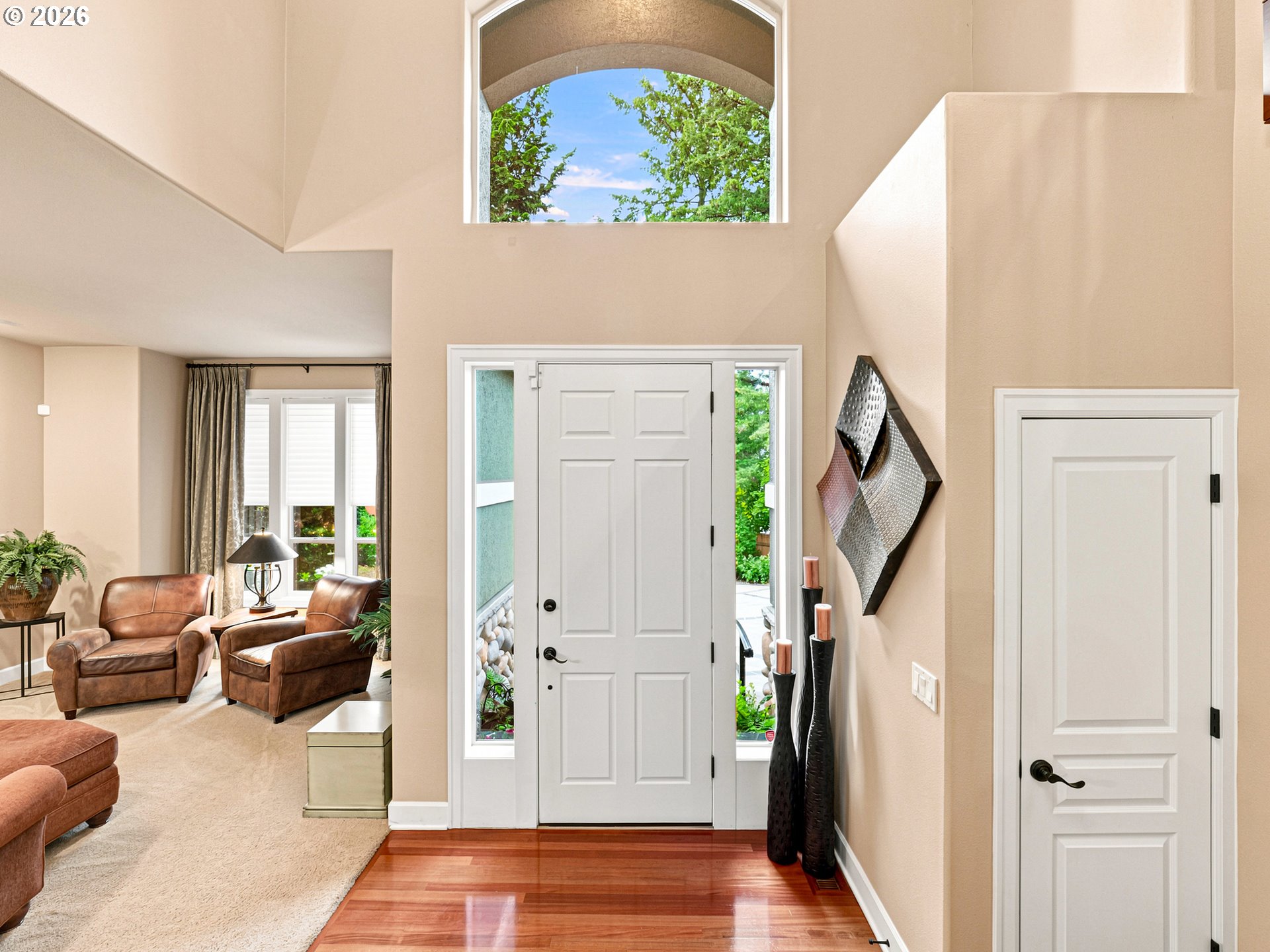 9630 Southwest Iowa Drive Tualatin, OR 97062 - Photo 6 of 48 Entrance/Foyer