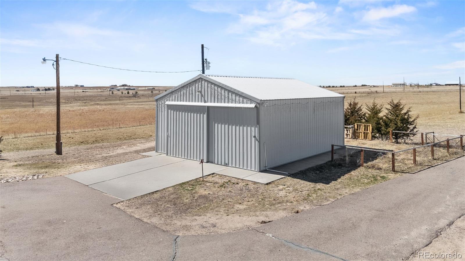 5330 Kiowa-Bennett Road Bennett, CO 80102 - Photo 48 of 50 a view of a terrace