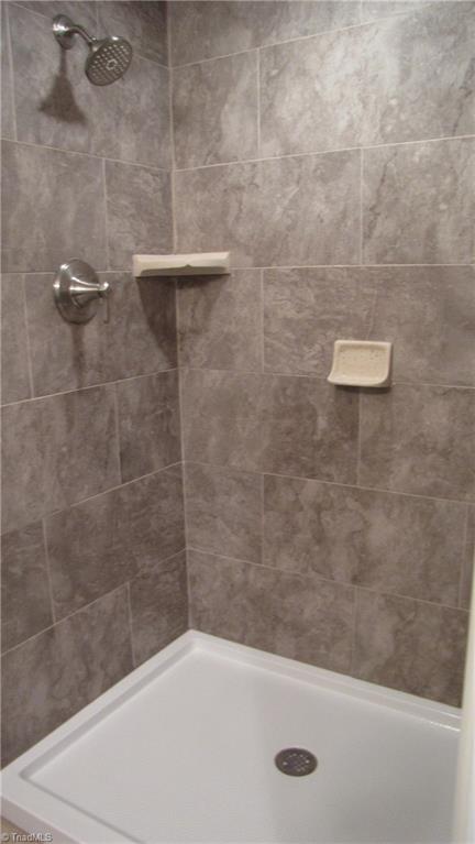 1117 Gatehouse Road High Point, NC 27262 - Photo 18 of 21 Gallery Image 18
