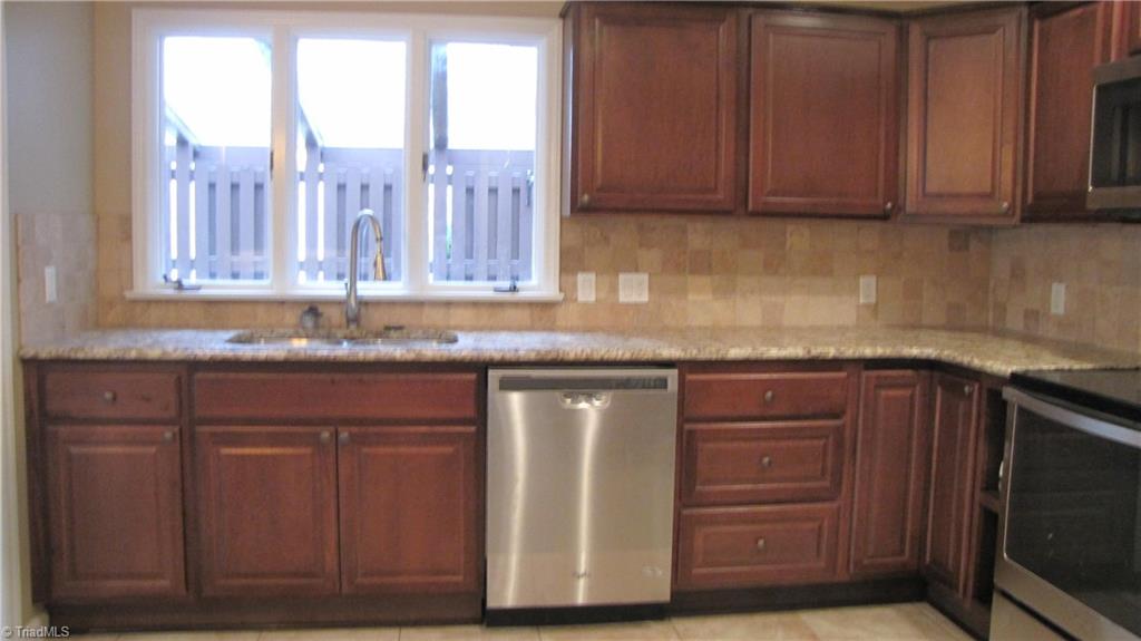 1117 Gatehouse Road High Point, NC 27262 - Photo 5 of 21 Gallery Image 5