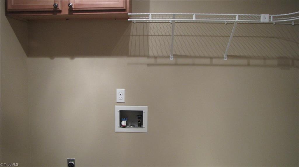 1117 Gatehouse Road High Point, NC 27262 - Photo 9 of 21 Gallery Image 9