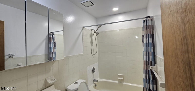 1909 Raspberry Court Edison, NJ 08817 - Photo 10 of 17 Gallery Image 10