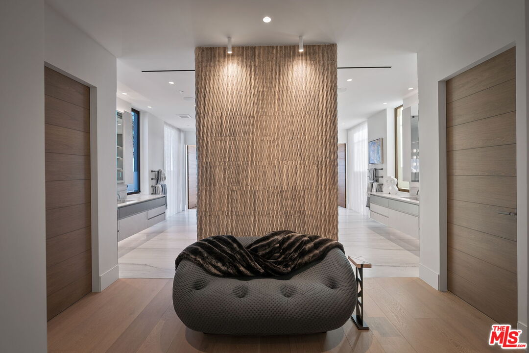 938-940 Palisades Beach Road Santa Monica, CA 90403 - Photo 37 of 72