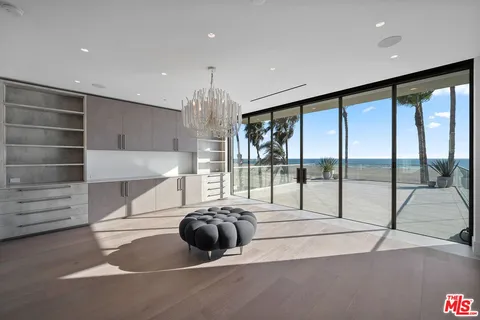 $34,950,000 | 938-940 Palisades Beach Road, Santa Monica, CA 90403