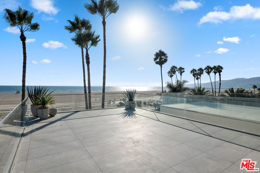 938-940 Palisades Beach Road Santa Monica, CA 90403 - Photo 40 of 72