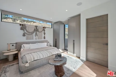 $34,950,000 | 938-940 Palisades Beach Road, Santa Monica, CA 90403