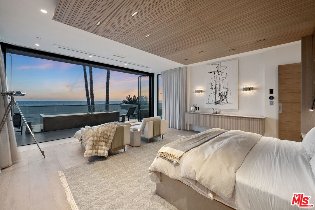 938-940 Palisades Beach Road Santa Monica, CA 90403 - Photo 44 of 72