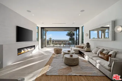 $34,950,000 | 938-940 Palisades Beach Road, Santa Monica, CA 90403