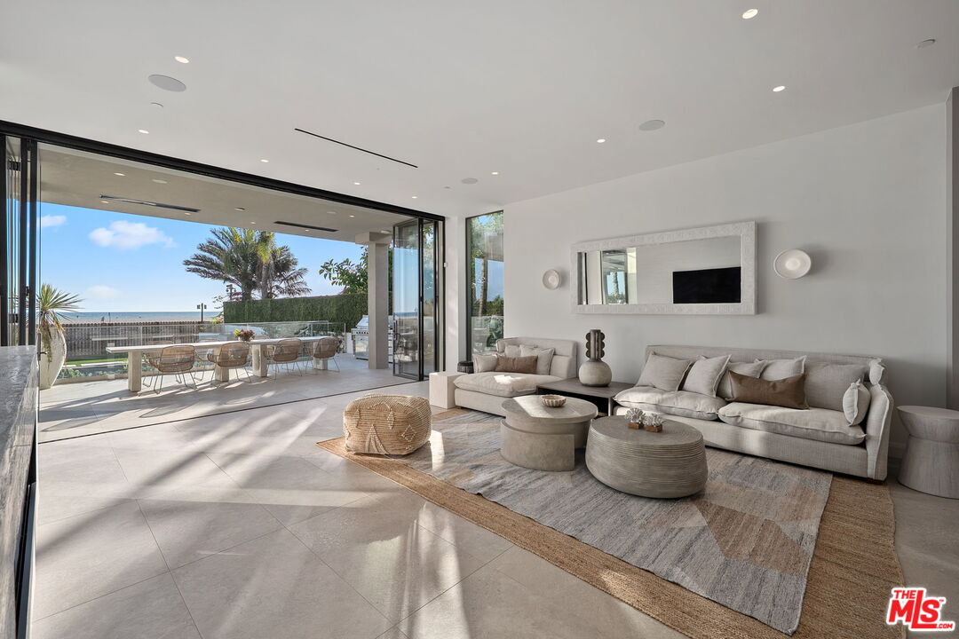 938-940 Palisades Beach Road Santa Monica, CA 90403 - Photo 58 of 72