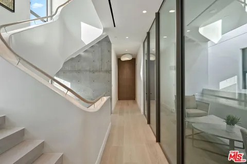 $34,950,000 | 938-940 Palisades Beach Road, Santa Monica, CA 90403