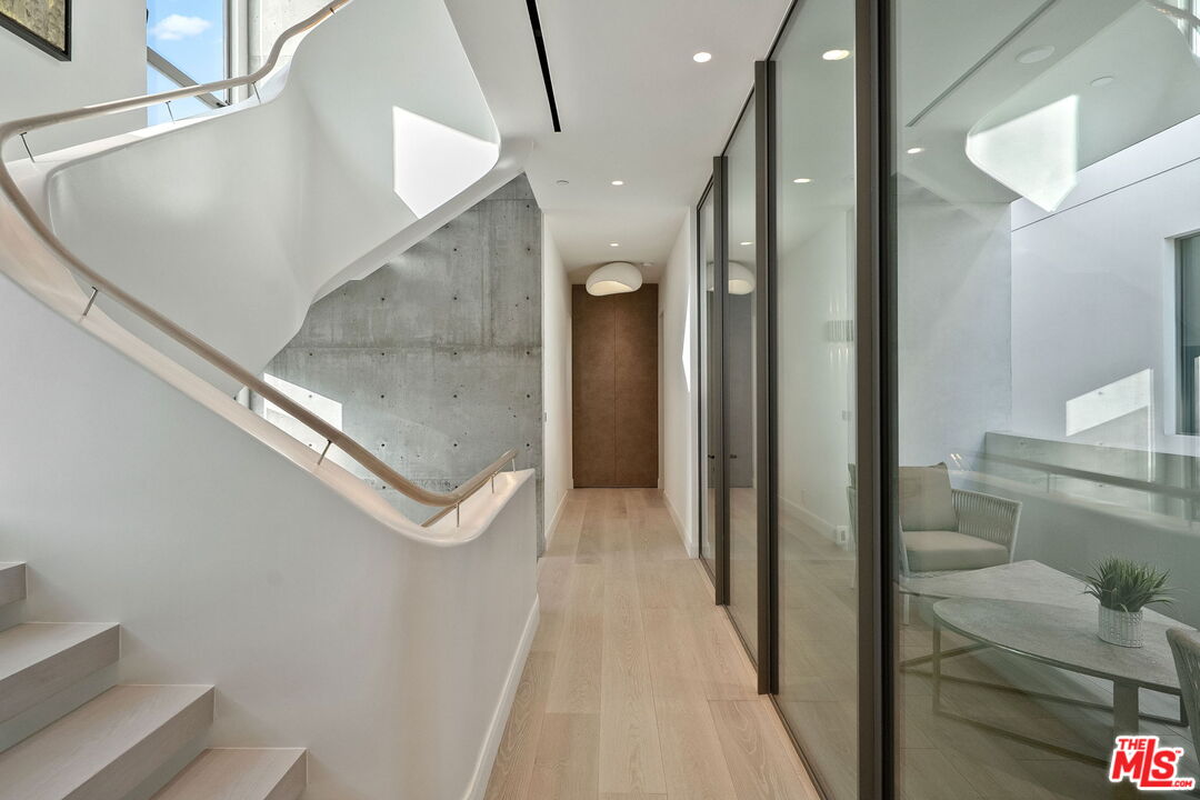 938-940 Palisades Beach Road Santa Monica, CA 90403 - Photo 61 of 72