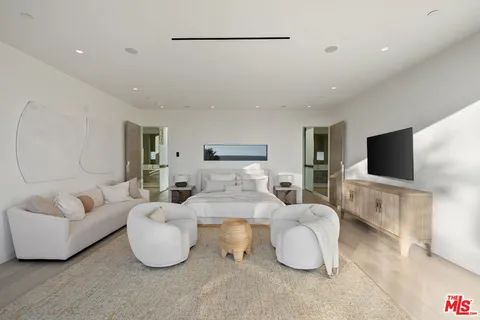 $34,950,000 | 938-940 Palisades Beach Road, Santa Monica, CA 90403