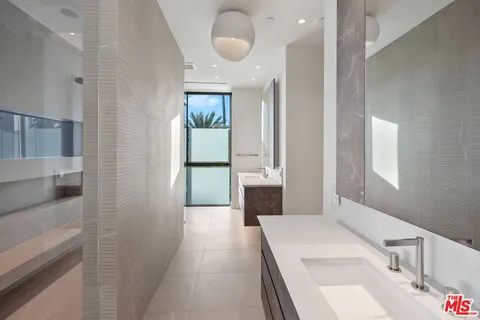 $34,950,000 | 938-940 Palisades Beach Road, Santa Monica, CA 90403