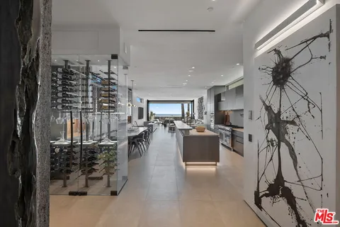 $34,950,000 | 938-940 Palisades Beach Road, Santa Monica, CA 90403