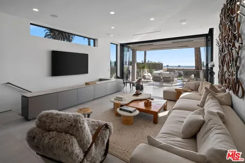 $34,950,000 | 938-940 Palisades Beach Road, Santa Monica, CA 90403